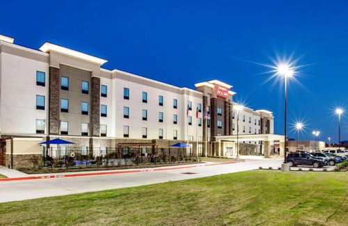 Fort Worth Hotel | Hampton Inn & Suites Dallas/Ft. Worth Airport South
