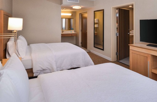 Highland Hotel | Hampton Inn & Suites Denver-Speer Boulevard