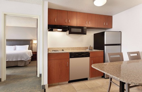 Glendale Hotel | Hampton Inn & Suites Denver - Cherry Creek
