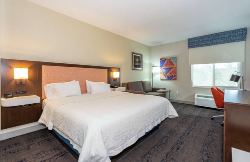 Woodlands Village Hotel | Hampton Inn & Suites Flagstaff