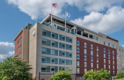 West Central Hotel | Hampton Inn & Suites Fort Wayne Downtown