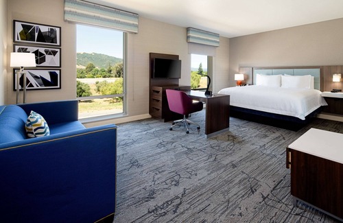 Gilroy Hotel | Hampton Inn & Suites Gilroy