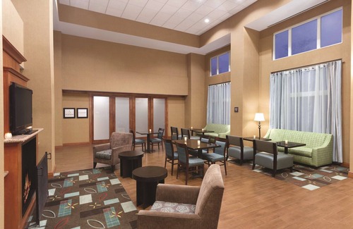 Greenfield Hotel | Hampton Inn & Suites Greenfield