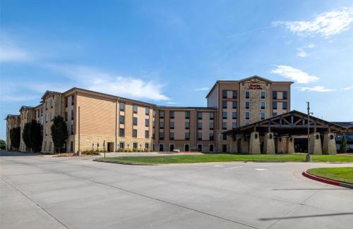 Peck Hotel | Hampton Inn & Suites I-35/Mulvane