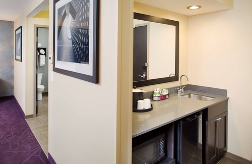 Lansing Hotel | Hampton Inn & Suites Lansing West