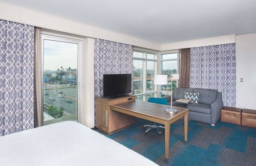 El Segundo Hotel | Hampton Inn & Suites LAX El Segundo