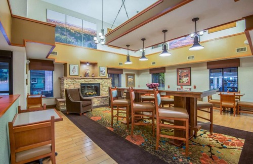White Rock Hotel | Hampton Inn & Suites Los Alamos