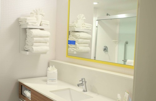 Mount Laurel Hotel | Hampton Inn & Suites Mount Laurel/Moorestown