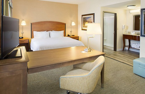 South Arlington Hotel | Hampton Inn & Suites Mansfield