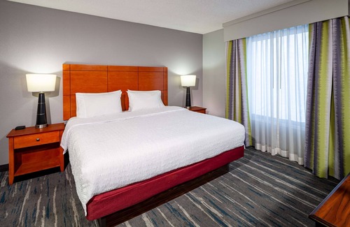 Mobile Hotel | Hampton Inn & Suites Mobile I-65@ Airport Blvd