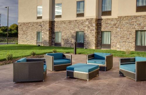 Trevose Hotel | Hampton Inn & Suites Philadelphia/Bensalem