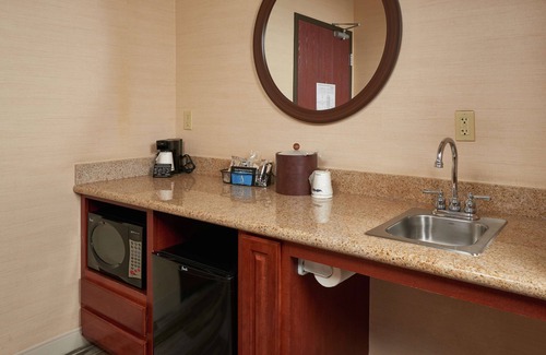 Surprise Hotel | Hampton Inn & Suites Phoenix-Surprise