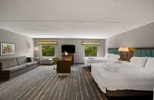 Crown Heights Hotel | Hampton Inn & Suites Poughkeepsie