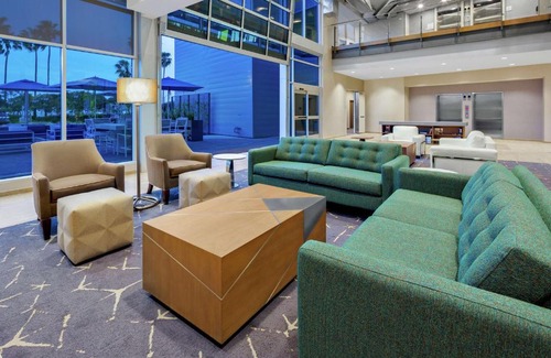 San Diego Hotel | Hampton Inn & Suites San Diego Airport Liberty Station