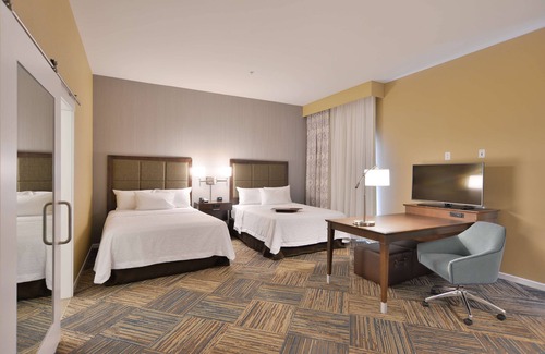 Lake Hallie Hotel | Hampton Inn & Suites Chippewa Falls
