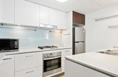 Brisbane Central Business District Apartment | Hampton's Haven on Level 17 in Casino Towers