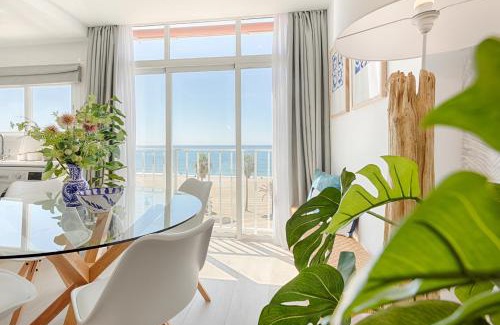 Historic Center of Estepona Apartment | Hanami Avenida de España Sea Front
