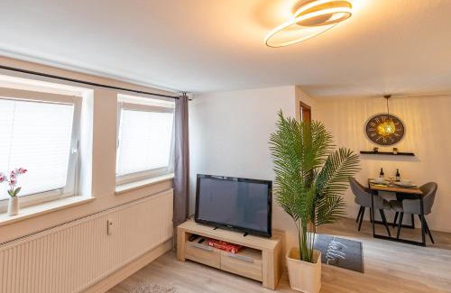 Ehmen Apartment | HANNIBAL - Studio-Apartment Iris 10, Parkplatz, Küche, WLAN, Nähe Autobahn