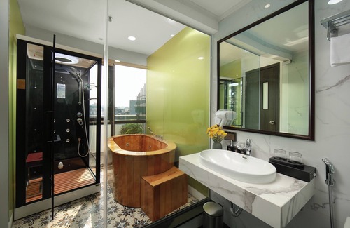 Hang Buom Hotel | Hanoi Plaza Suite Hotel & Spa