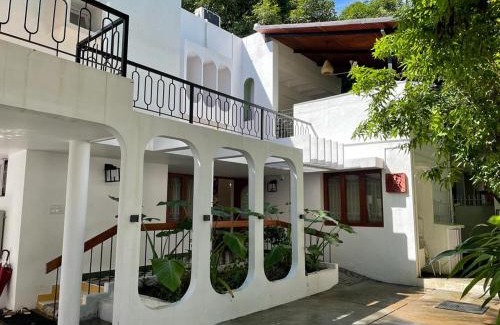 Thousand Lights West Bed & Breakfast | Hanu Reddy Residences - Nawab Habibullah Avenue