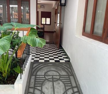 Thousand Lights West Bed & Breakfast | Hanu Reddy Residences - Nawab Habibullah Avenue