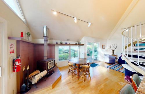 Lincoln City House | Happy Clam Hideaway