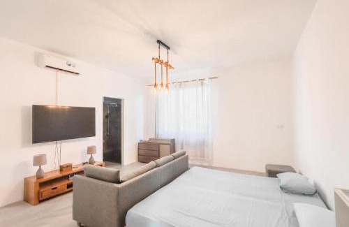 Balaclava Villa | Happy Place