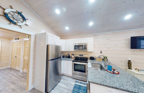 Belfast Apartment | Harbor View Cottage - Unit B