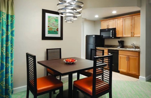 Paradise Island Resort | Harborside-Atlantis Sleeps 8 Available Thanksgiving week 2024 - Nov-24 to Dec-1.