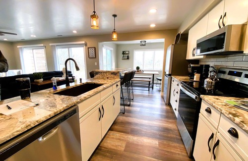 Huron Condo | Harborview 3-6-8 on Main