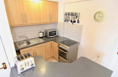 Borth-y-Gest Cottage | Harbour Station View