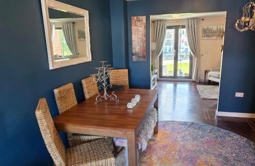 Castle House | Harbour View Haven – Modern 3BR Marina Home