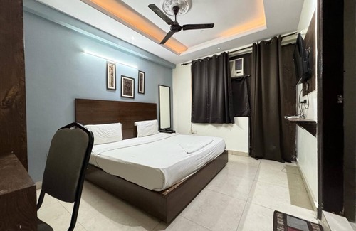 Sector 27 Hotel | Hardik Palace