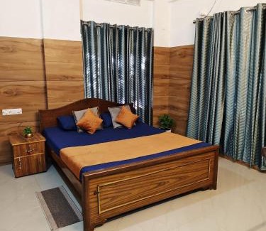 Kuppaayil Apartment | Harichandhanam Inn 200 meters from temple Ground floor