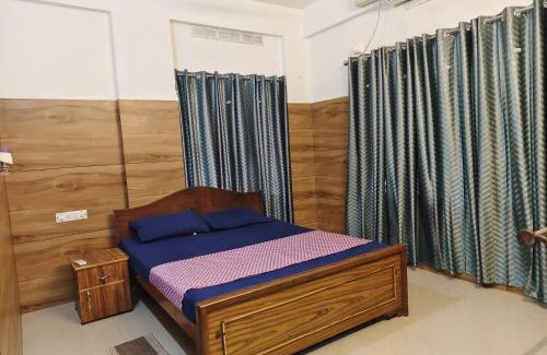 Kuppaayil Apartment | Harichandhanam Inn 200 meters from temple Ground floor