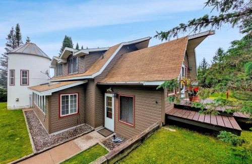 Coffeyville House | Harlequin Haven in Boulder Junction WI