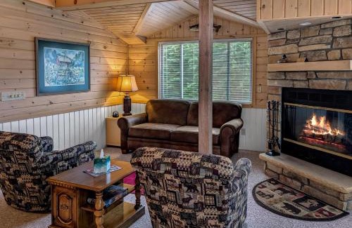 Coffeyville House | Harlequin Haven in Boulder Junction WI