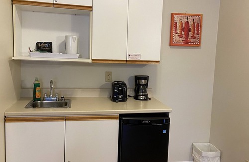 Digby House | Harmony B&B & Suites