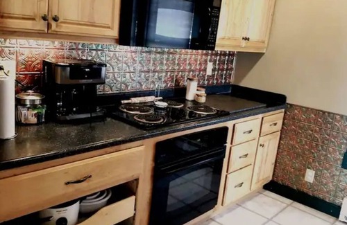 Sanford Cottage | Harmony Haven, a small town cottage retreat, large garden and outdoor adventure.