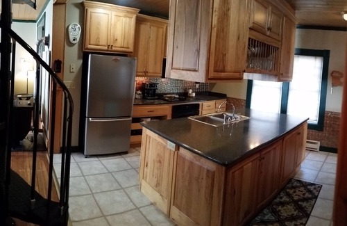Sanford Cottage | Harmony Haven, a small town cottage retreat, large garden and outdoor adventure.