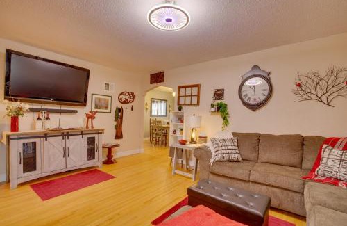 Harmony House | Harmony Home with Fire Pit 5 Mi to Niagara Cave!