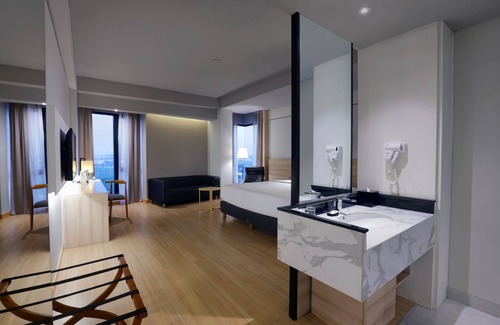 Cikarang Hotel | Harper Cikarang by ASTON