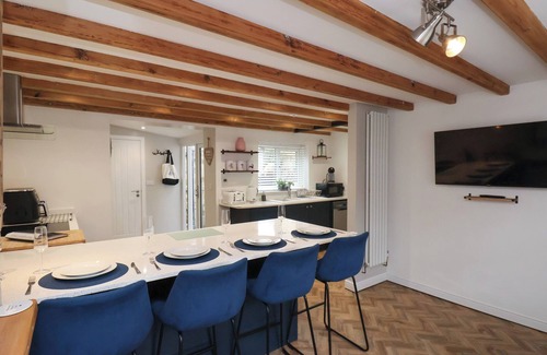 Marske-by-the-Sea Cottage | HARRINGTON COTTAGE, pet friendly, with a garden in Marske-By-The-Sea
