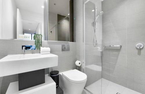 Melbourne Central Business District Apartment | Harry-WSP JawDropView 3B2B w Parking Near SkyBus