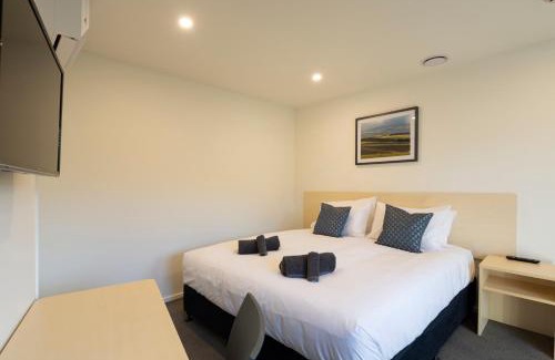 Lowburn Apartment | Harvest Park Studios Accommodation
