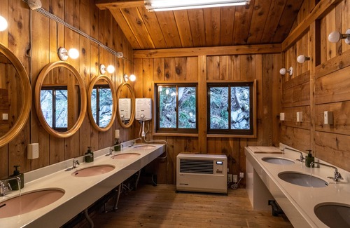 Oze Nationak Park House | Hatcho No Yu