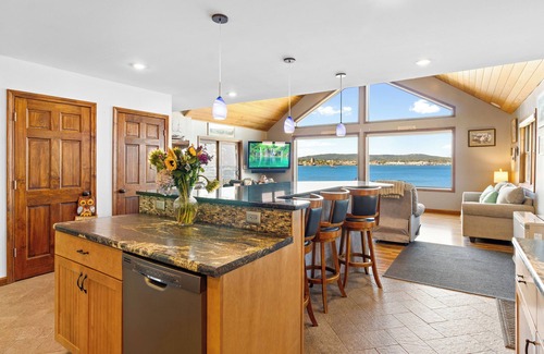 Owls Head House | Hatetoquitit, oceanfront home in Owls Head