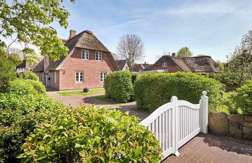 Nieblum House | "Haus Friesenliebe: Your perfect retreat on Föhr with style and comfort!"
