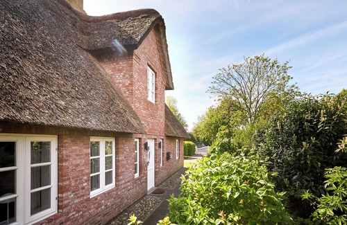 Nieblum House | "Haus Friesenliebe: Your perfect retreat on Föhr with style and comfort!"