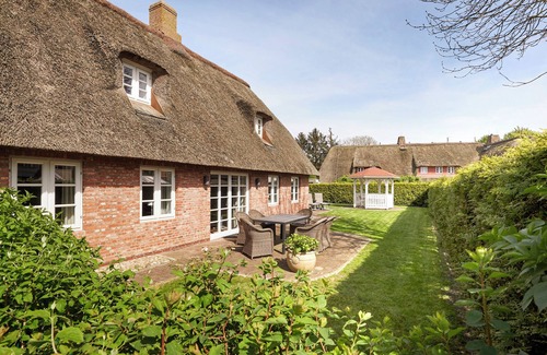 Nieblum House | "Haus Friesenliebe: Your perfect retreat on Föhr with style and comfort!"